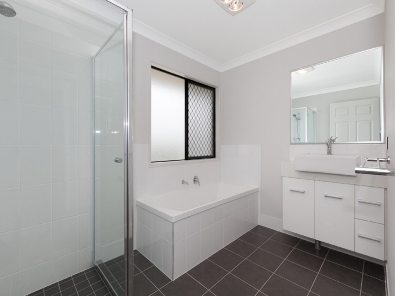 24 Zeitoun Street, Mitchelton QLD 4053