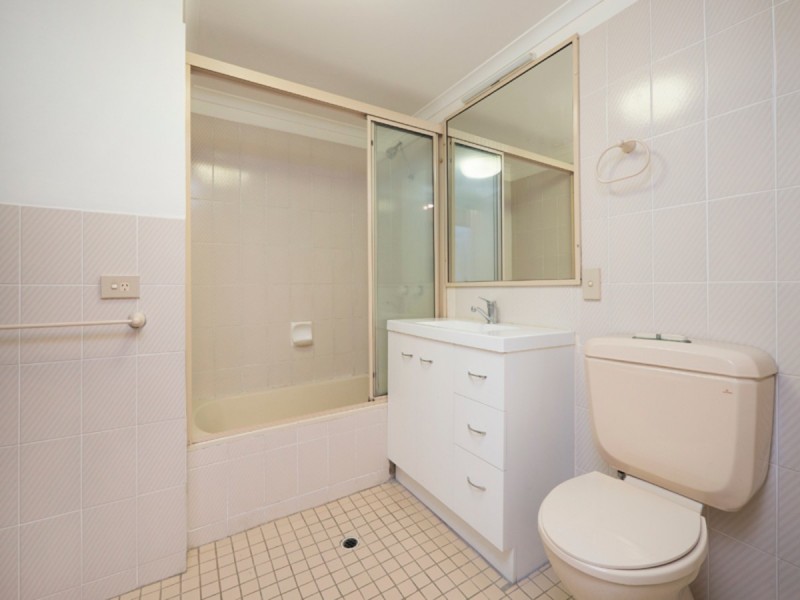 10/8 Carr Street, St Lucia QLD 4067