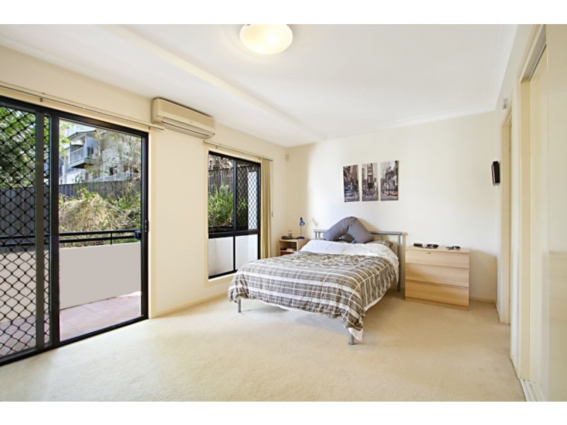 4/19 Depper Street, St Lucia QLD 4067