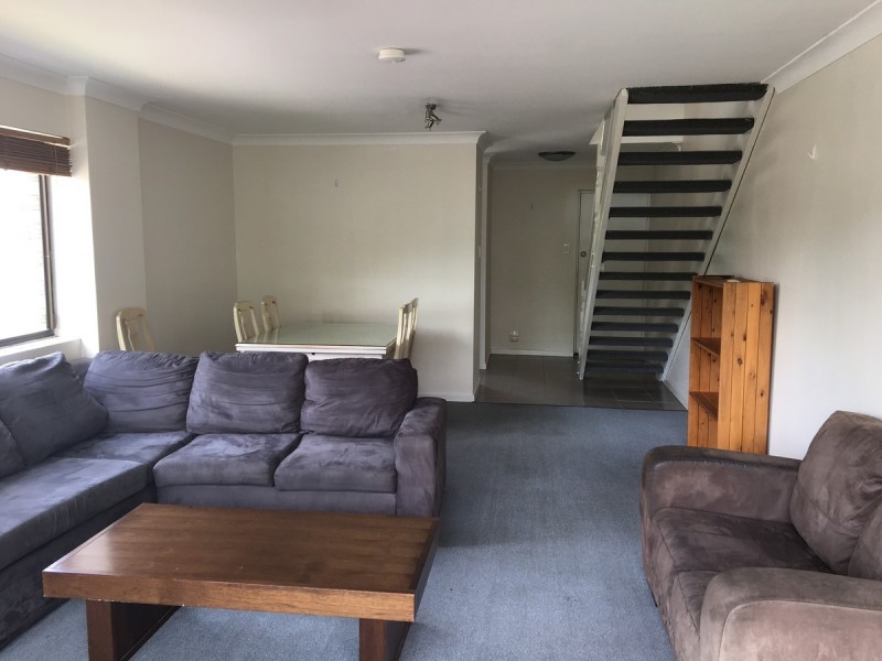 8/93 Sherwood Road, Toowong QLD 4066