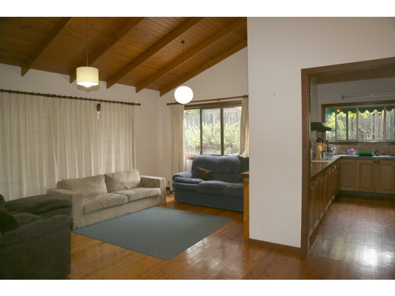 38 Tucker Street, Chapel Hill QLD 4069