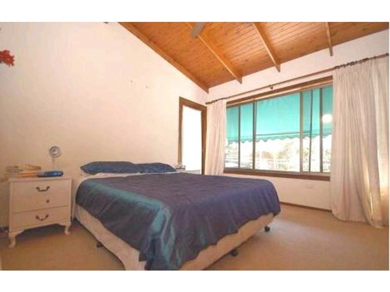 38 Tucker Street, Chapel Hill QLD 4069