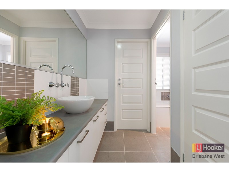 48 Grange Place, Moggill QLD 4070