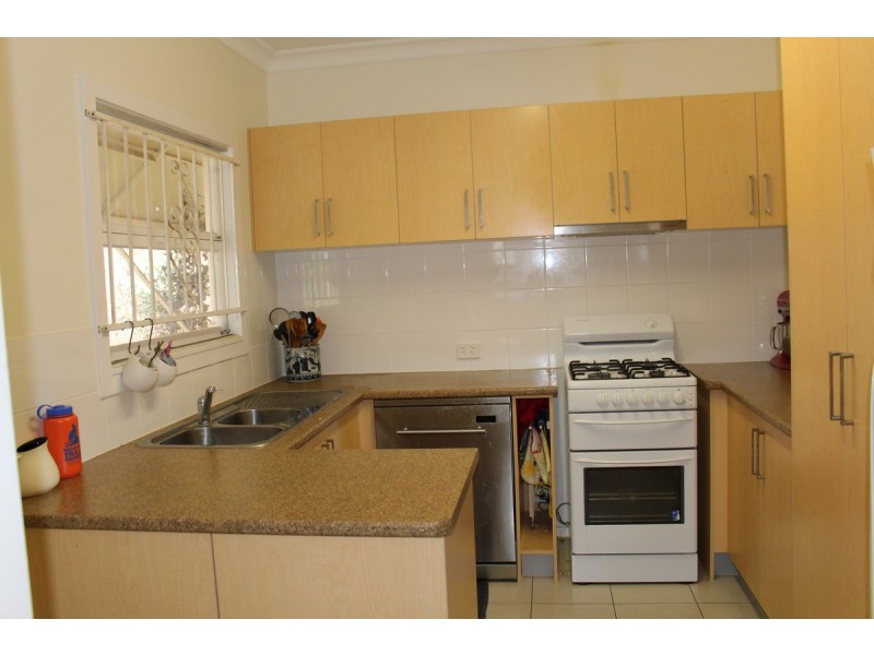 19 Warren Street, St Lucia QLD 4067