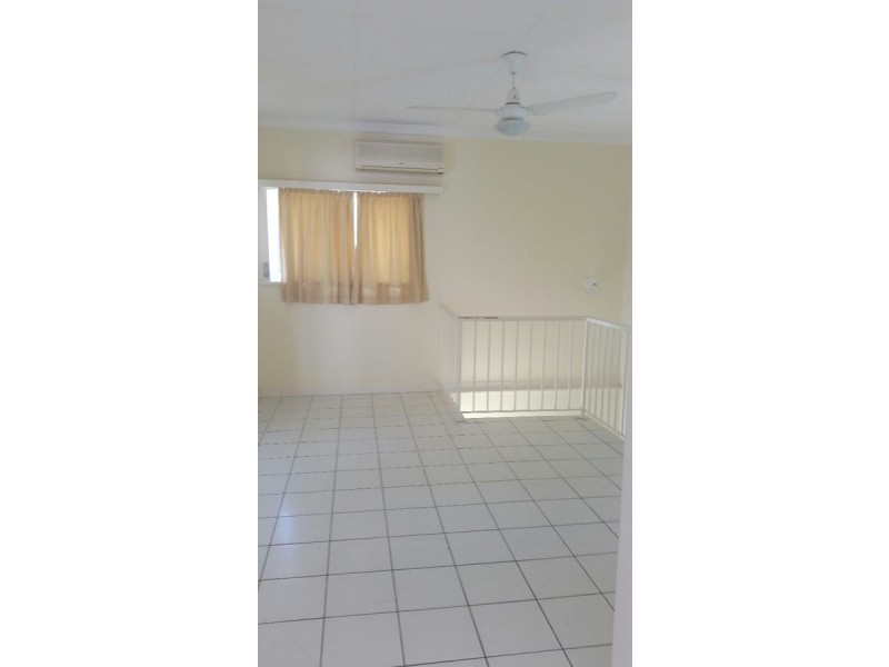 1 Hillside Terrace, St Lucia QLD 4067