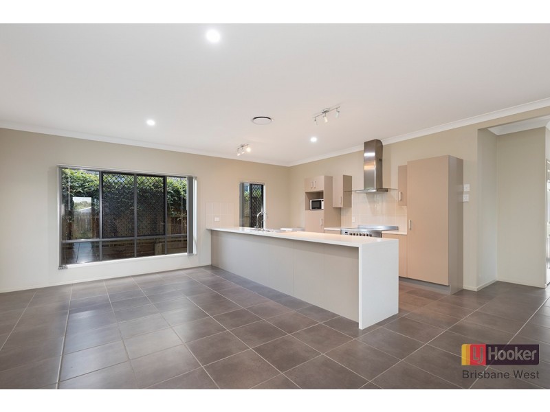 27 Lilly Pilly Place, Moggill QLD 4070