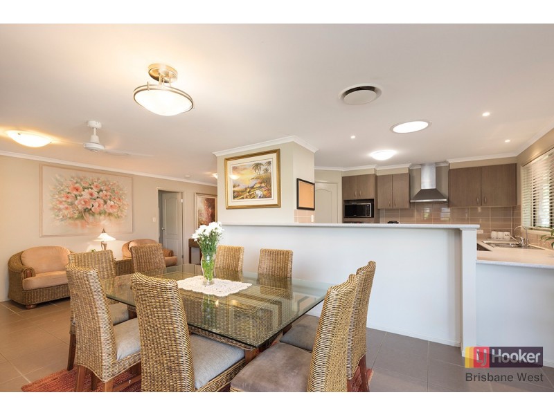 5A Pioneer Crescent, Bellbowrie QLD 4070