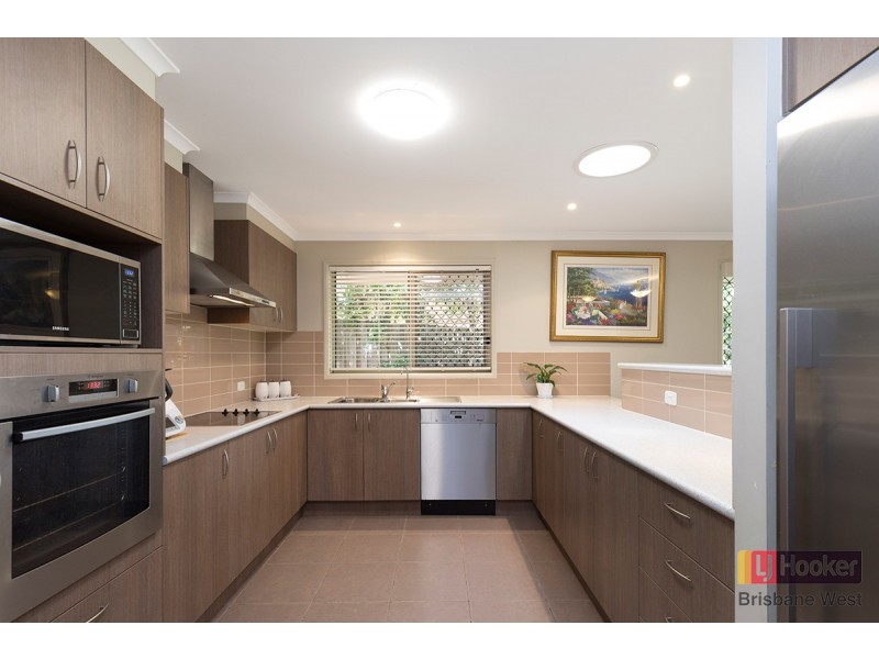 5A Pioneer Crescent, Bellbowrie QLD 4070