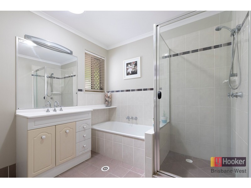 5A Pioneer Crescent, Bellbowrie QLD 4070