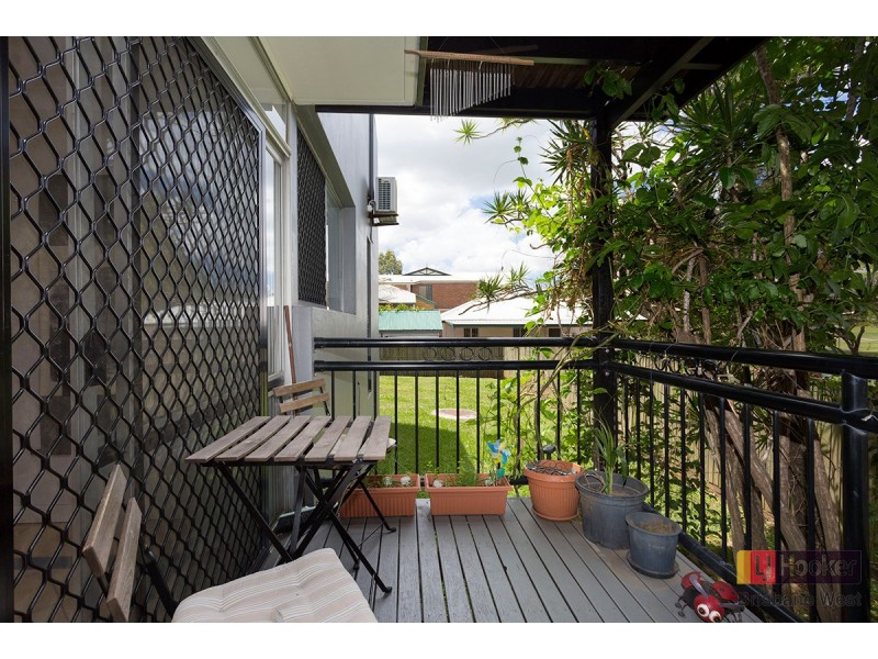 1/242 Carmody Road, St Lucia QLD 4067