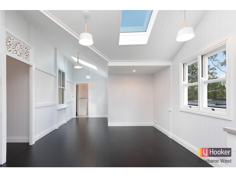 36 Curlew Street, Toowong QLD 4066