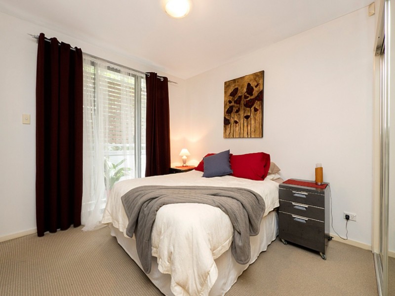 2/26 Lambert Road, Indooroopilly QLD 4068