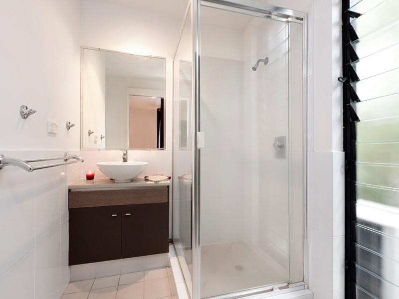 2/26 Lambert Road, Indooroopilly QLD 4068