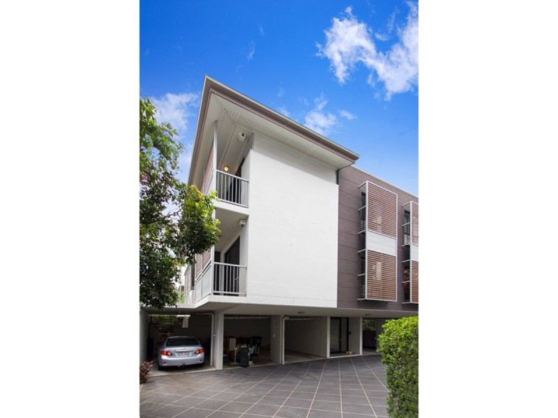 2/26 Lambert Road, Indooroopilly QLD 4068
