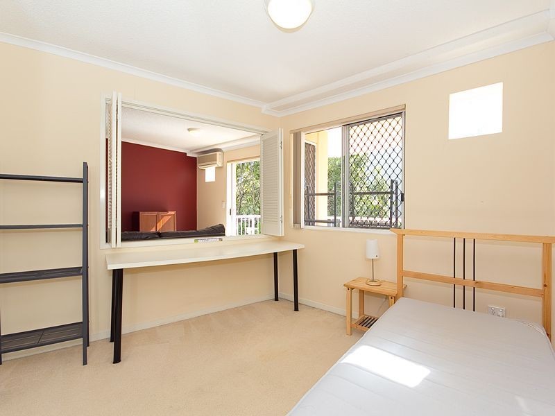 2/44 Lissner Street, Toowong QLD 4066