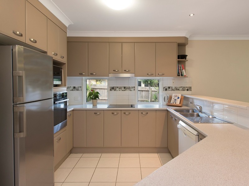 16 Corymbia Crescent, Anstead QLD 4070