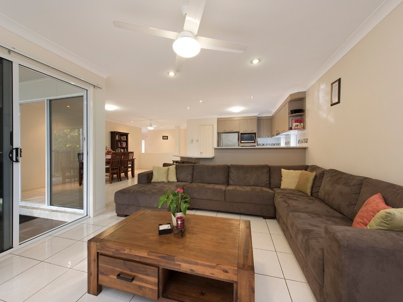 16 Corymbia Crescent, Anstead QLD 4070