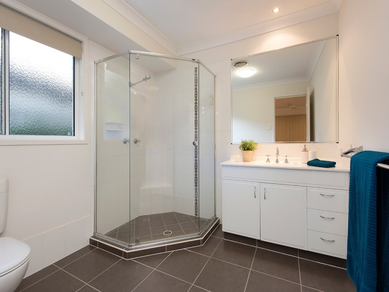 16 Corymbia Crescent, Anstead QLD 4070