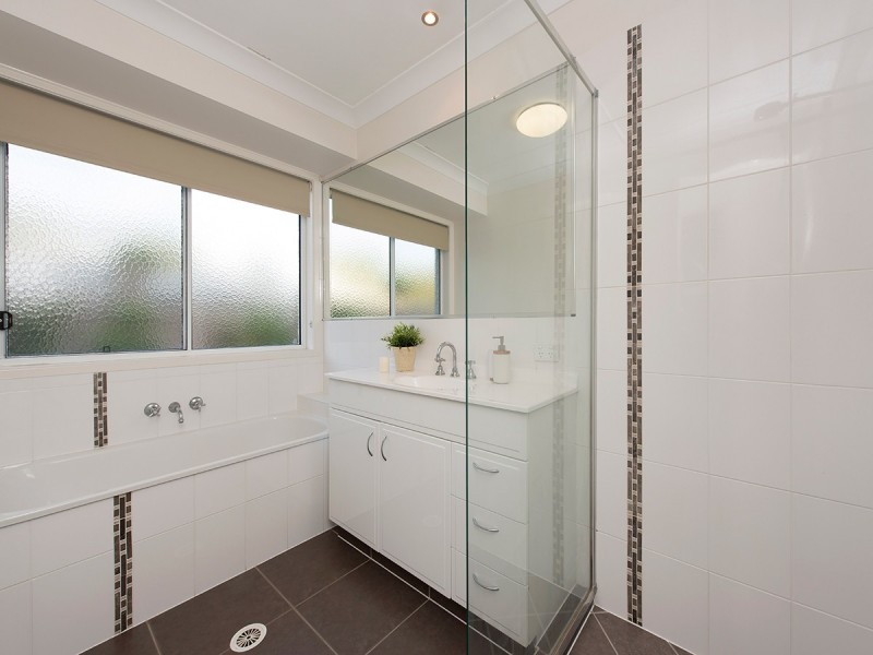 16 Corymbia Crescent, Anstead QLD 4070