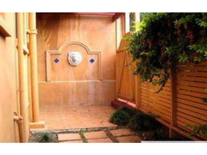 1/126 Sylvan Road, Toowong QLD 4066