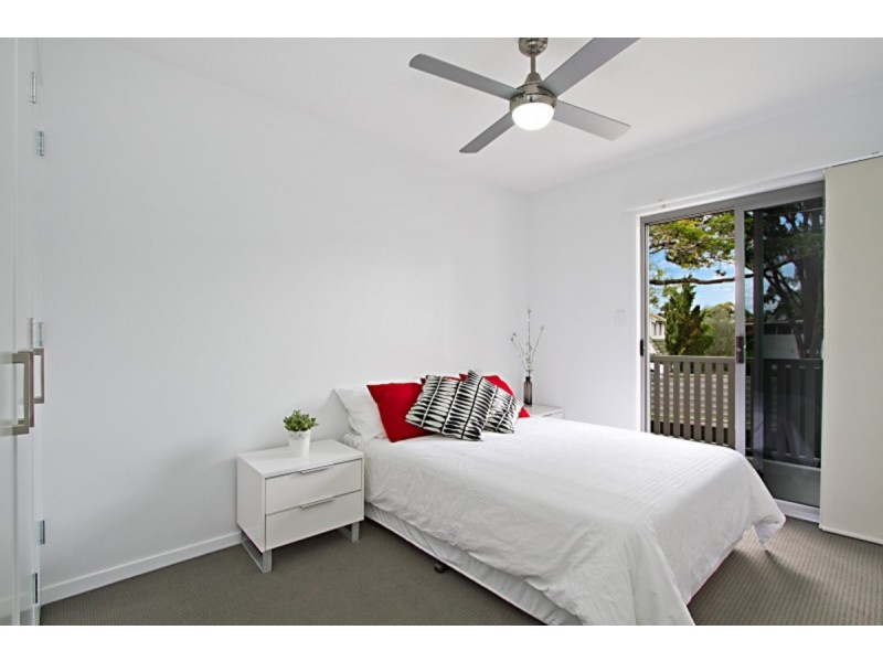 2/6 Carmody Road, St Lucia QLD 4067