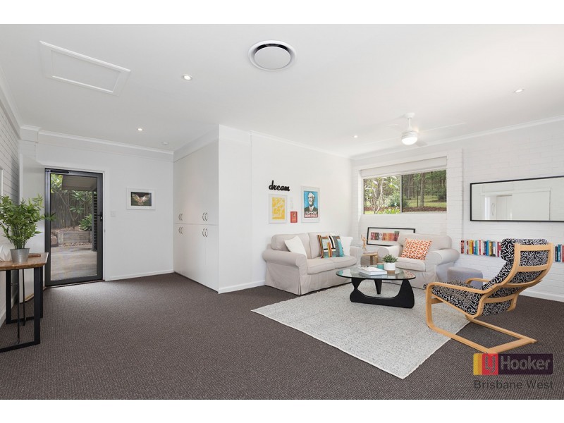 5 Azure Court, Bellbowrie QLD 4070