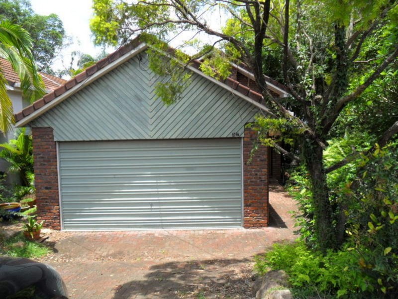 327 Swann Road, St Lucia QLD 4067