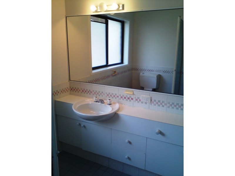 327 Swann Road, St Lucia QLD 4067