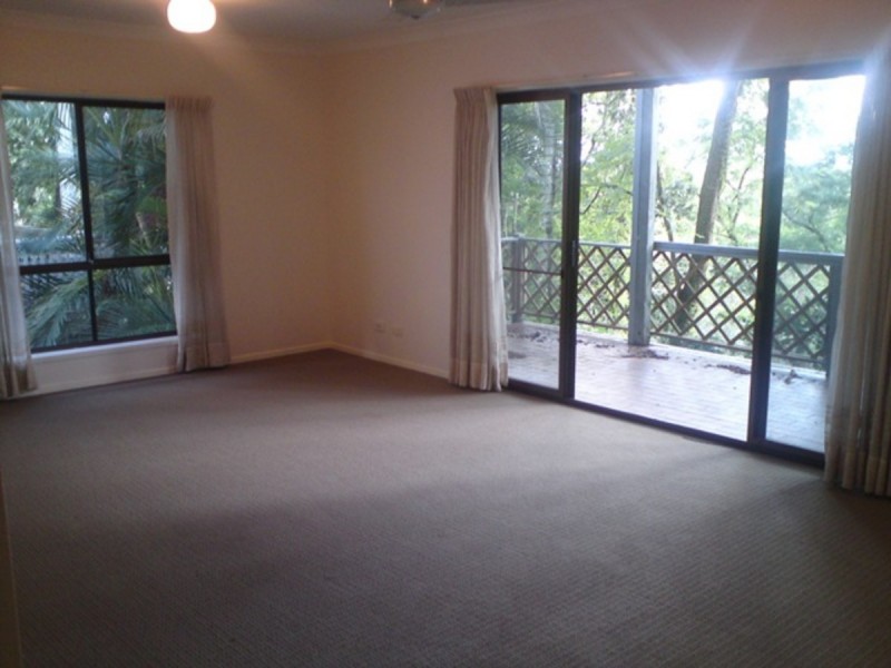 327 Swann Road, St Lucia QLD 4067