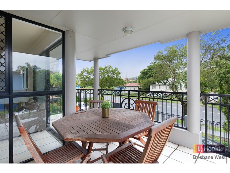 1/260 Sir Fred Schonell Drive, St Lucia QLD 4067