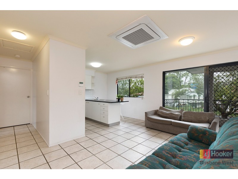 1/260 Sir Fred Schonell Drive, St Lucia QLD 4067