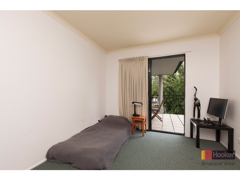 1/260 Sir Fred Schonell Drive, St Lucia QLD 4067