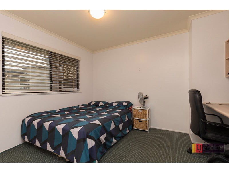 1/260 Sir Fred Schonell Drive, St Lucia QLD 4067