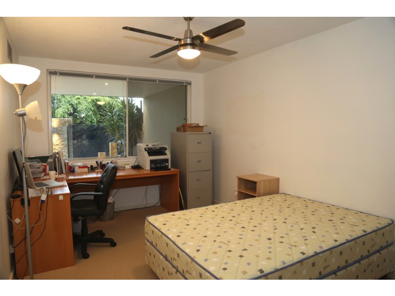 2/37 Sisley Street, St Lucia QLD 4067