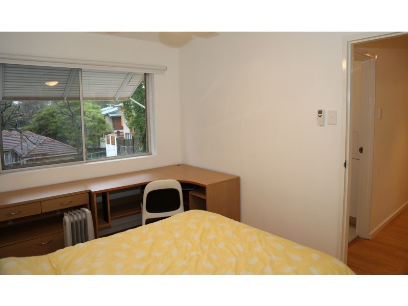 2/37 Sisley Street, St Lucia QLD 4067