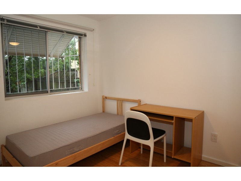 2/37 Sisley Street, St Lucia QLD 4067