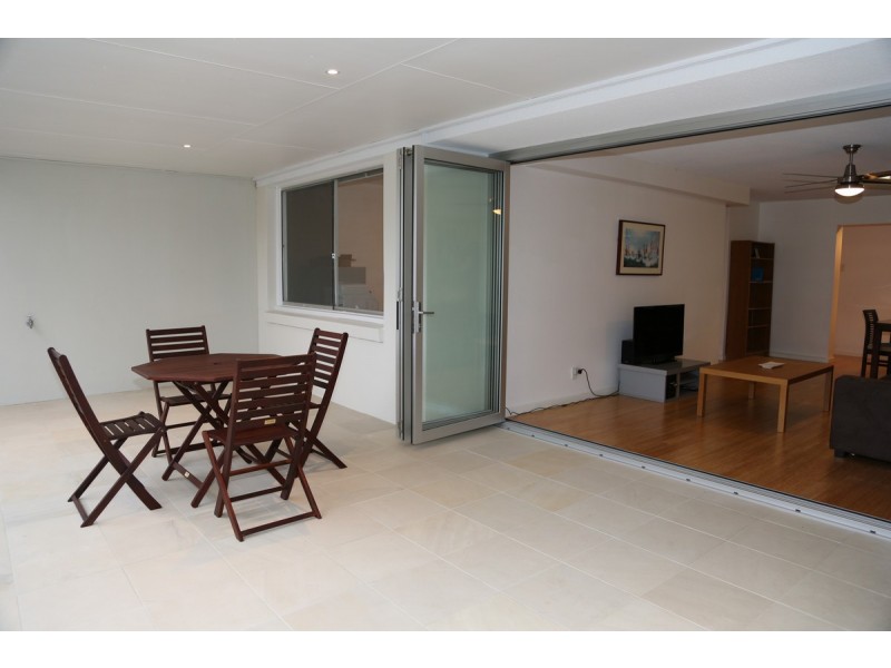 2/37 Sisley Street, St Lucia QLD 4067