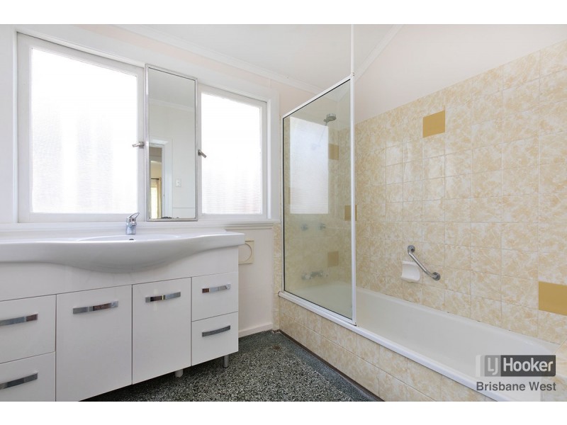 259 Hawken Drive, St Lucia QLD 4067