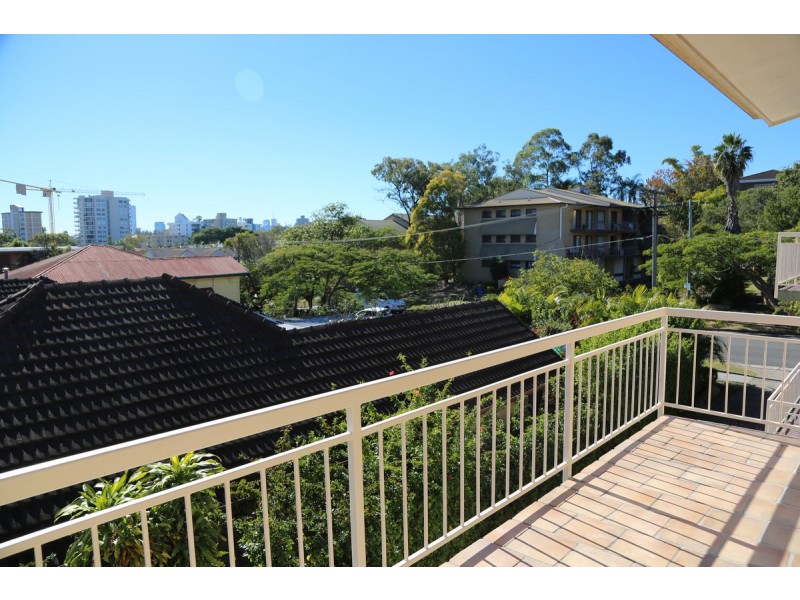 4/37 Mitre Street, St Lucia QLD 4067