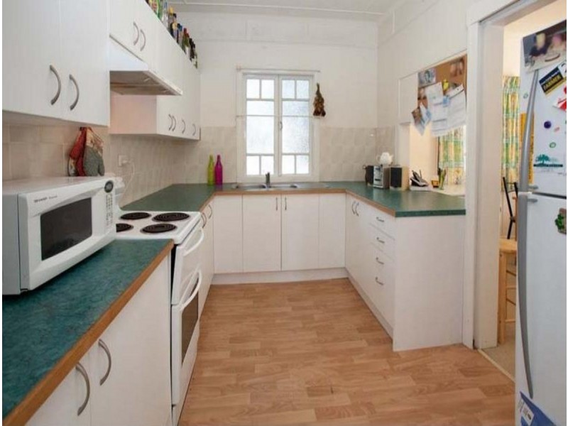 128 Dell Road, St Lucia QLD 4067