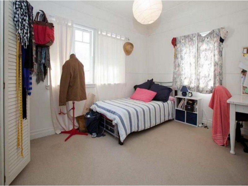 128 Dell Road, St Lucia QLD 4067