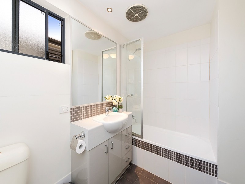 2/22 Cadell Street, Toowong QLD 4066