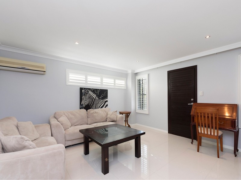 4/37 Indooroopilly Road, Taringa QLD 4068