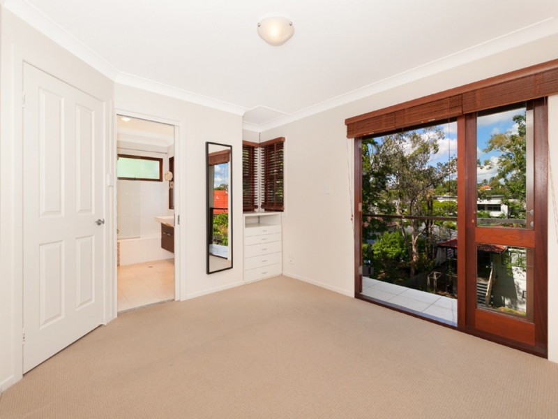 11 Wells Lane, Toowong QLD 4066