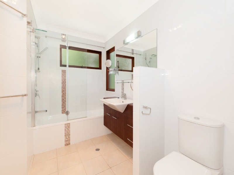 11 Wells Lane, Toowong QLD 4066