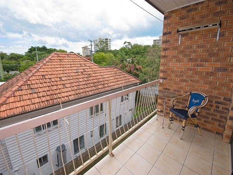 6/237 Sir Fred Schonell Drive, St Lucia QLD 4067