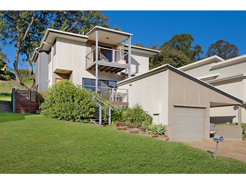 87 Palm Street, Kenmore QLD 4069