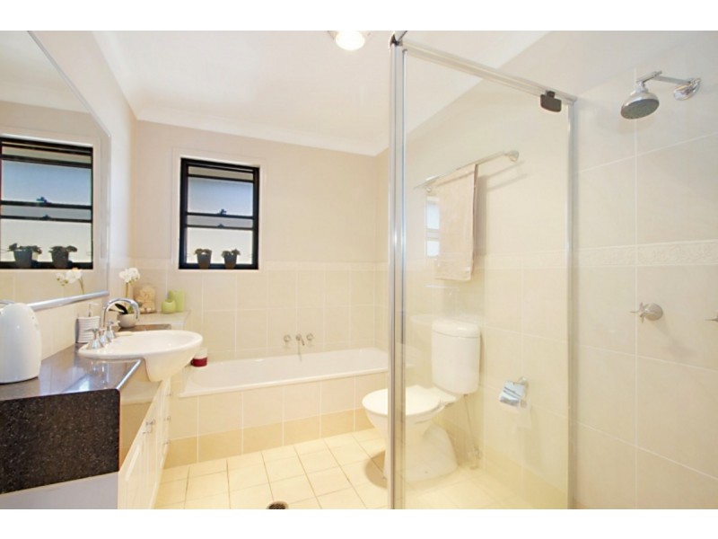 87 Palm Street, Kenmore QLD 4069