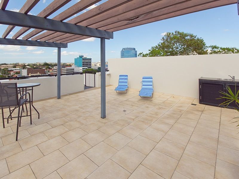 27/26 Holland Street, Toowong QLD 4066