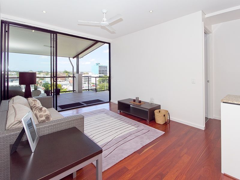 27/26 Holland Street, Toowong QLD 4066